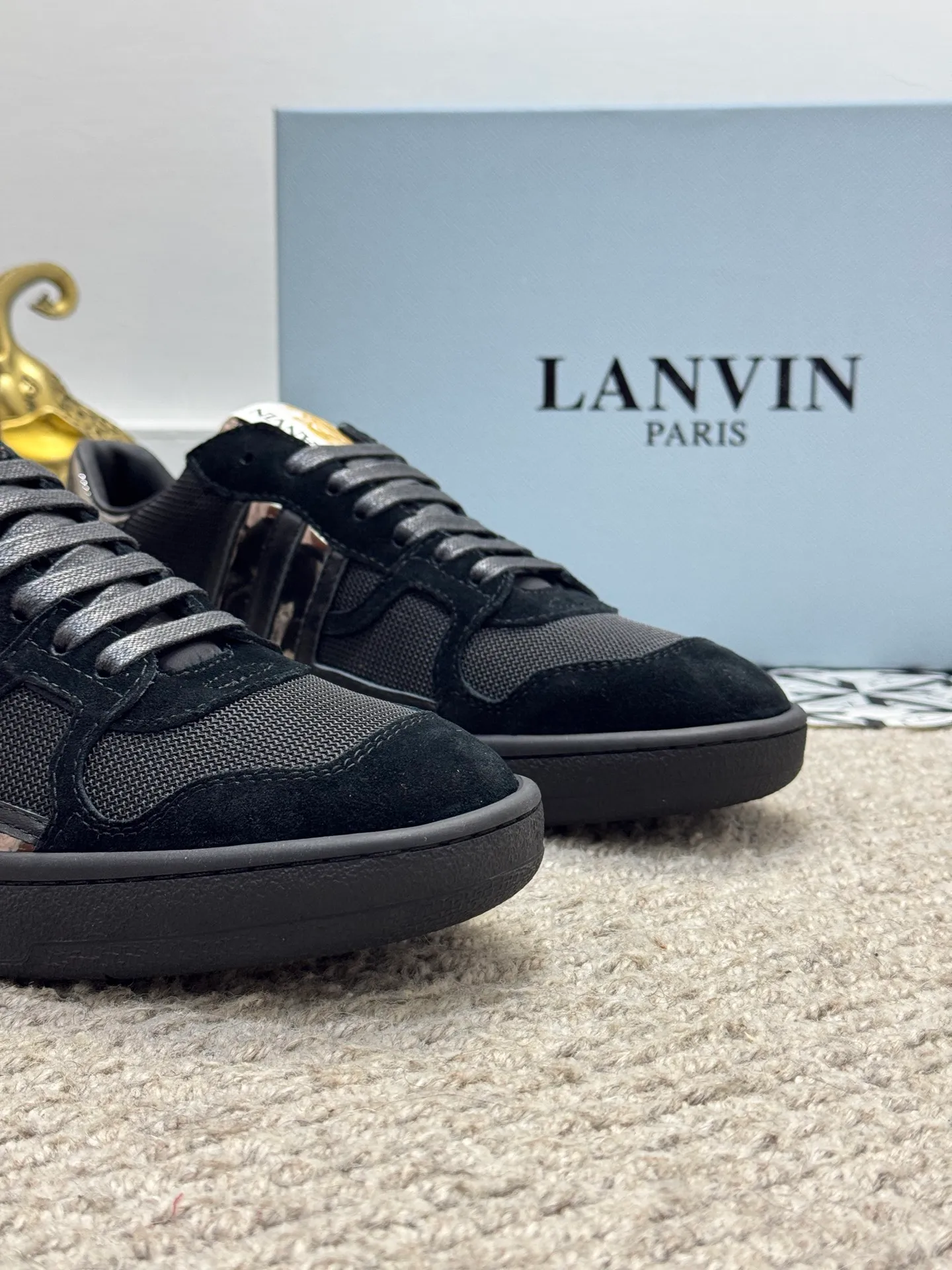 Men's men's shoes 💰520 [New style] 🦈🦈lanvin #LANVIN spring and summer series new colors ❤️‍🔥The latest lace-up fashionable casual Forrest Gump running shoes~bumpr high-quality couple 👫 series!! The latest trendy products of the season. Many bloggers have planted grass and purchased the original molds for customization. The uppers are nubuck leather. They are very versatile, fashionable and casual, and are comfortable to wear on the feet. Recommended! The original molds have clear logo rubber bottoms, which are non-slip and wear-resistant. Size: Female 36~40 Male 38-44 (45 customized